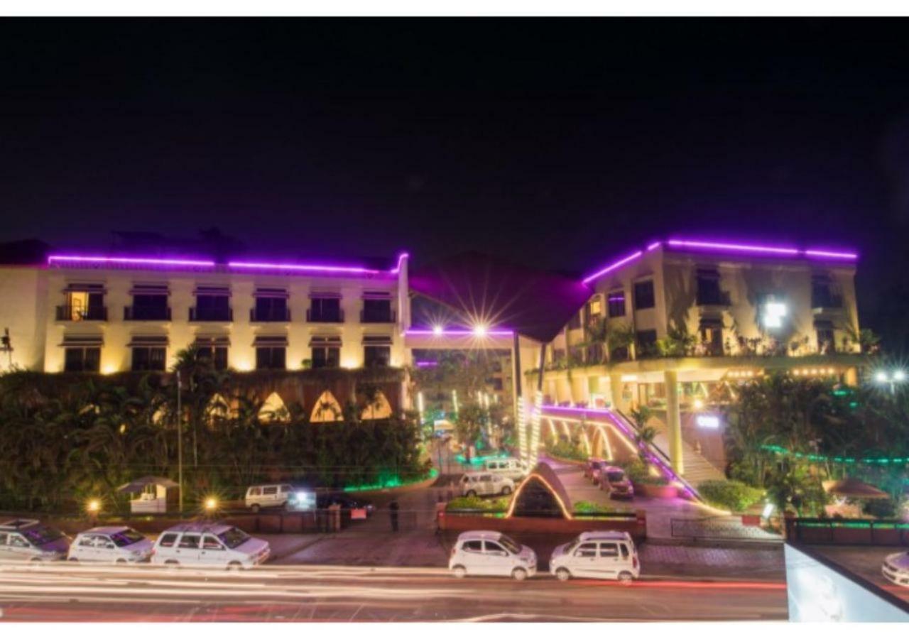 โรงแรมนีแลมสื เดอะ แกรนด์ กาลังกูติ ภายนอก รูปภาพ